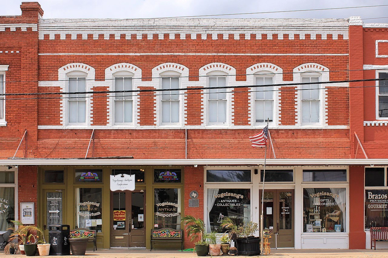 Tour Greens Houston game court installation project